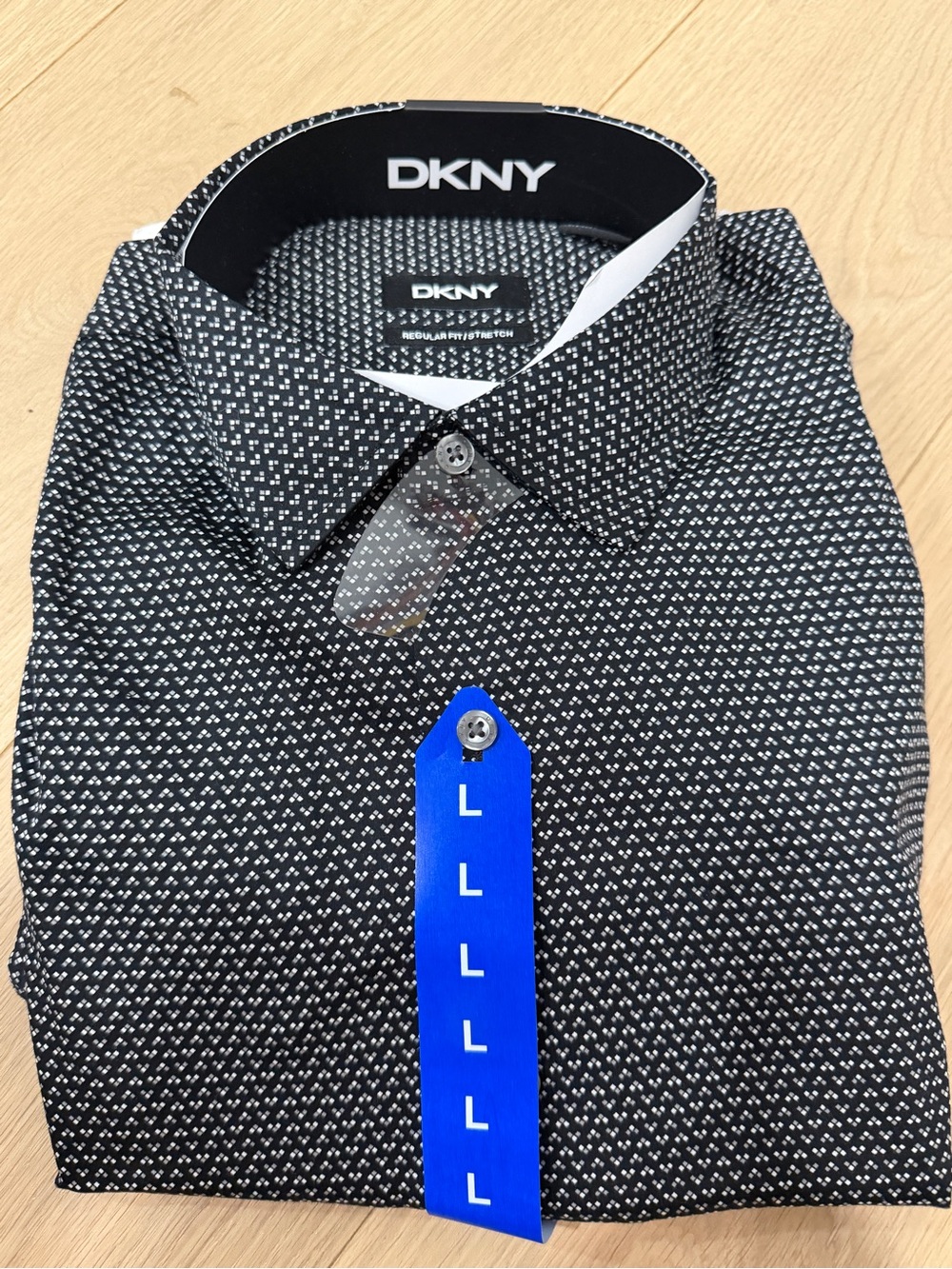 DKNY Men’s Button Down Dress Shirt NWT Size Large